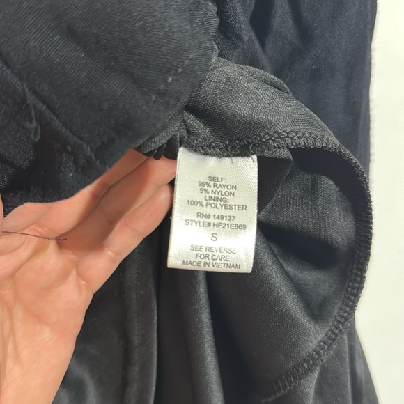 Dress - Picture 3 of 3